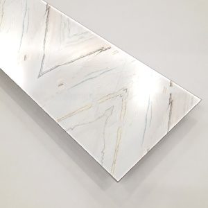 Алюминий рулонной окраски для фасада 1,5х1500х4000 покрытие PlastCover цвет 1295 Мрамор Бьянко AluHype